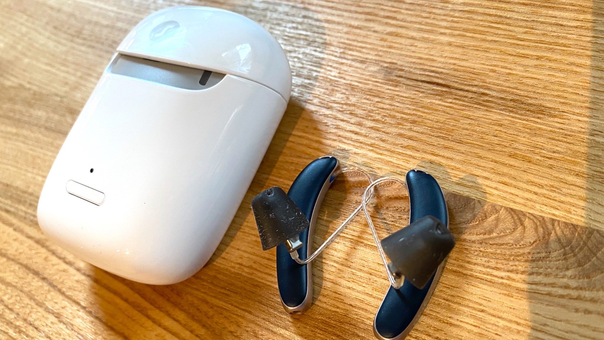 Signia Styletto mit tragbarer Ladestation