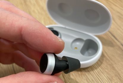 Signia Active in der Hand